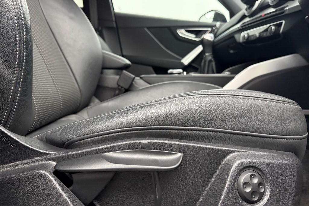 Audi Q2 Black Edition Manual Petrol SUV - Stock Number (1544946) - 21st supplementary image