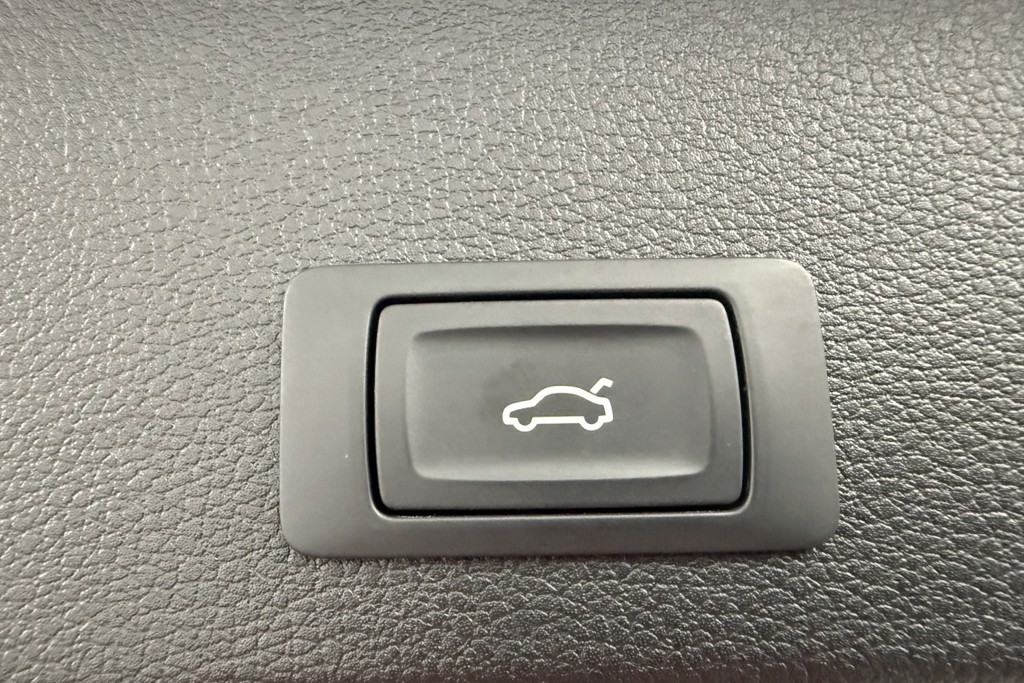 Audi Q2 Black Edition Manual Petrol SUV - Stock Number (1544946) - 27th supplementary image