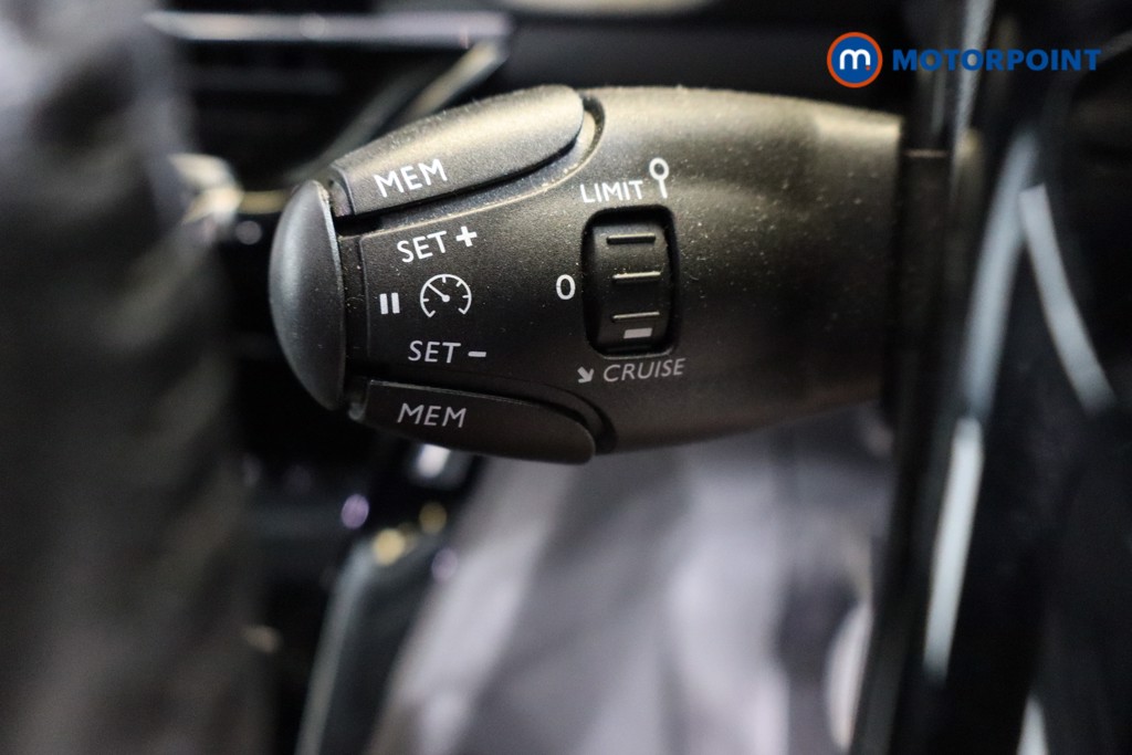 Peugeot 2008 Allure Premium Manual Petrol SUV - Stock Number (1546768) - 11th supplementary image