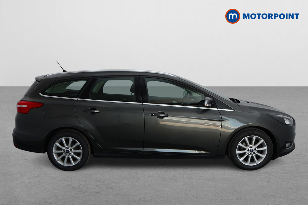 Ford Focus Titanium Manual Petrol Estate - Stock Number (1551931) - Drivers side