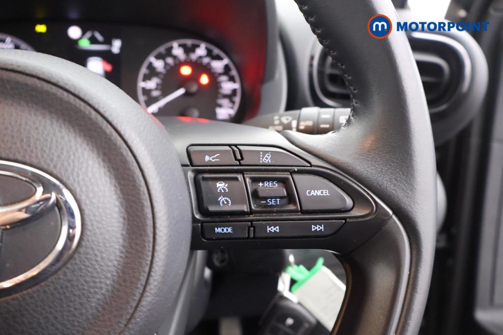 Toyota Yaris Icon Automatic Petrol-Electric Hybrid Hatchback - Stock Number (1554670) - 3rd supplementary image