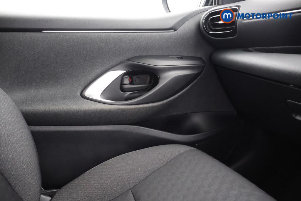 Toyota Yaris Icon Automatic Petrol-Electric Hybrid Hatchback - Stock Number (1554670) - 7th supplementary image