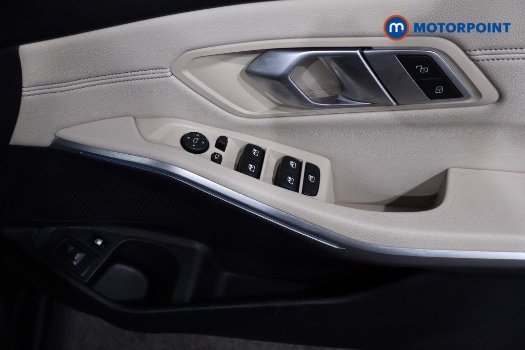 BMW 3 Series M Sport Automatic Petrol Plug-In Hybrid Estate - Stock Number (1554914) - 19th supplementary image