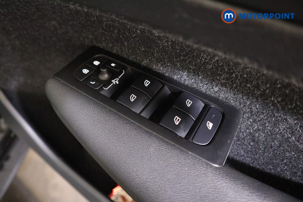 Volvo Xc40 R Design Manual Petrol SUV - Stock Number (1555109) - 9th supplementary image