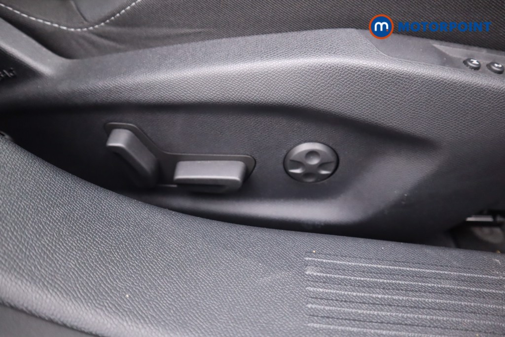 Vauxhall Astra Ultimate Manual Petrol Estate - Stock Number (1555504) - 5th supplementary image
