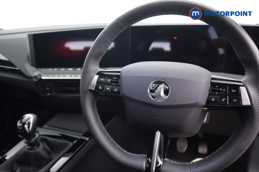 Vauxhall Astra Ultimate Manual Petrol Estate - Stock Number (1555504) - 1st supplementary image
