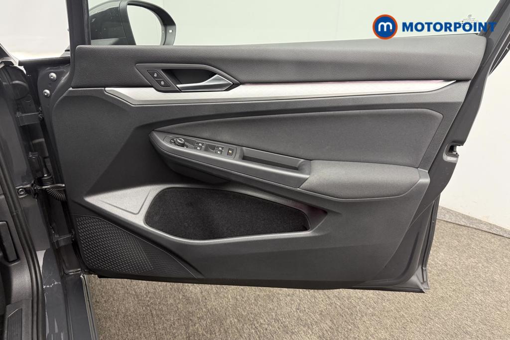 Volkswagen Golf Life Manual Petrol Hatchback - Stock Number (1555693) - 2nd supplementary image