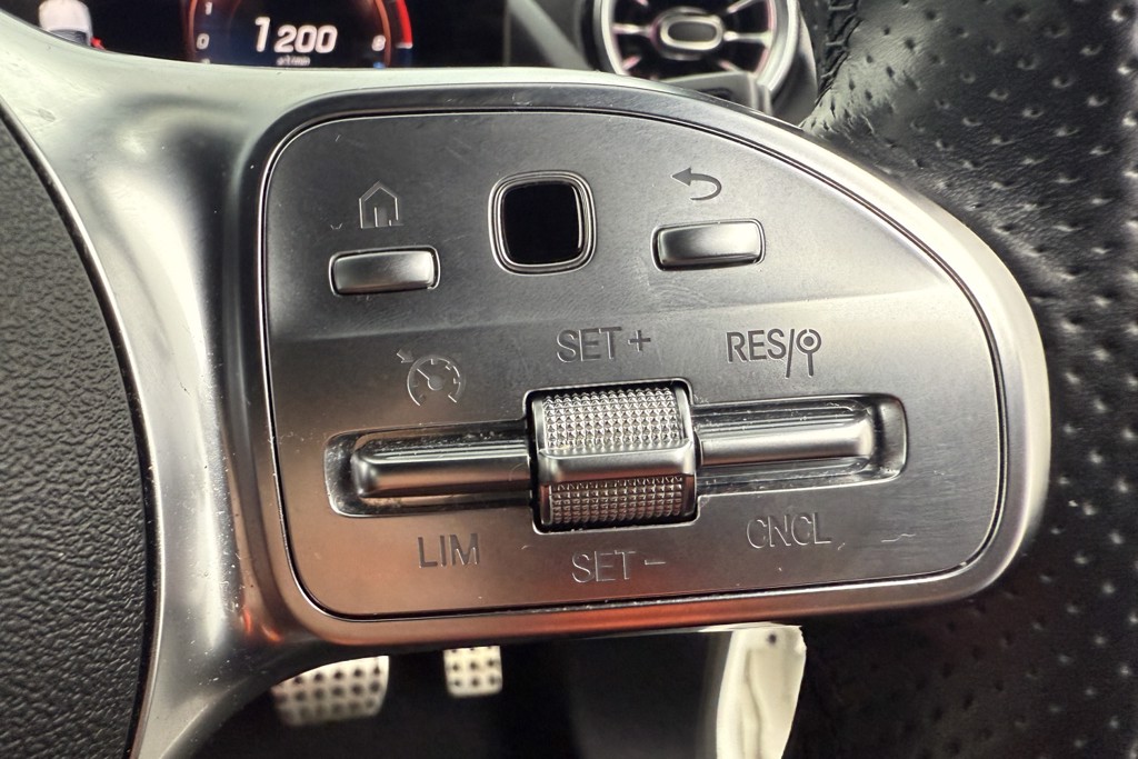 Mercedes-Benz GLA Exclusive Edition Automatic Petrol Plug-In Hybrid SUV - Stock Number (1555734) - 5th supplementary image