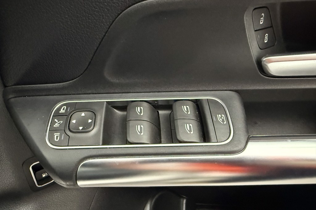 Mercedes-Benz GLA Exclusive Edition Automatic Petrol Plug-In Hybrid SUV - Stock Number (1555734) - 22nd supplementary image
