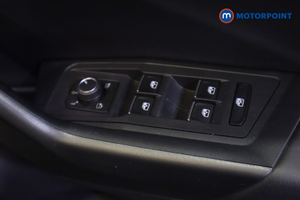 Volkswagen T-Roc R-Line Manual Petrol SUV - Stock Number (1556275) - 8th supplementary image