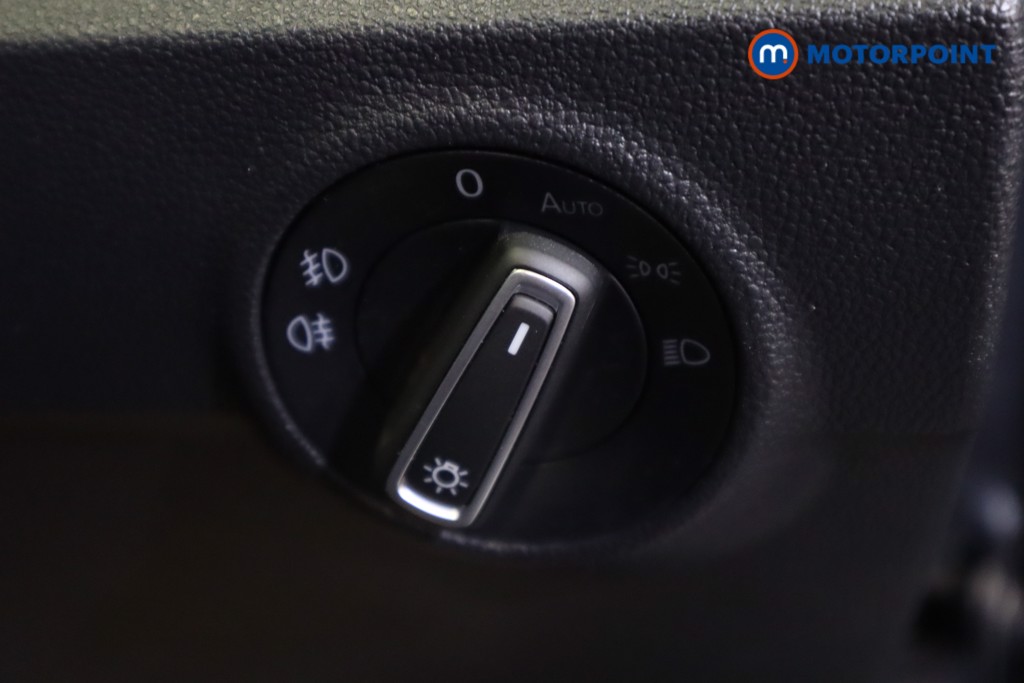 Volkswagen T-Roc R-Line Manual Petrol SUV - Stock Number (1556275) - 9th supplementary image