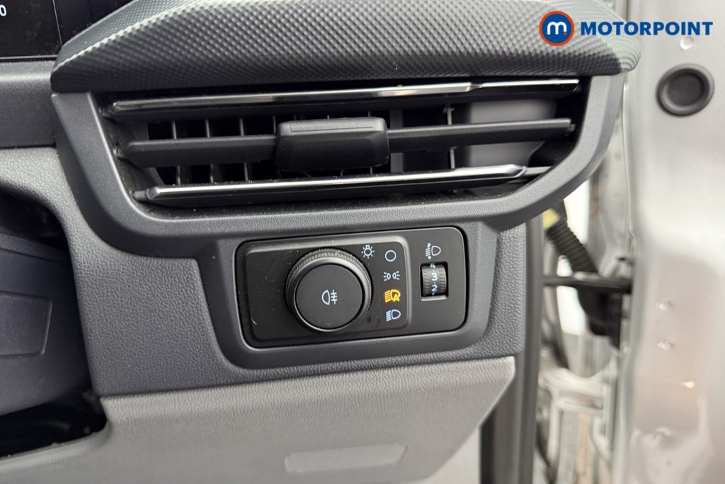 Ford Transit Custom Limited Manual Diesel Panel Van - Stock Number (1556949) - 13th supplementary image