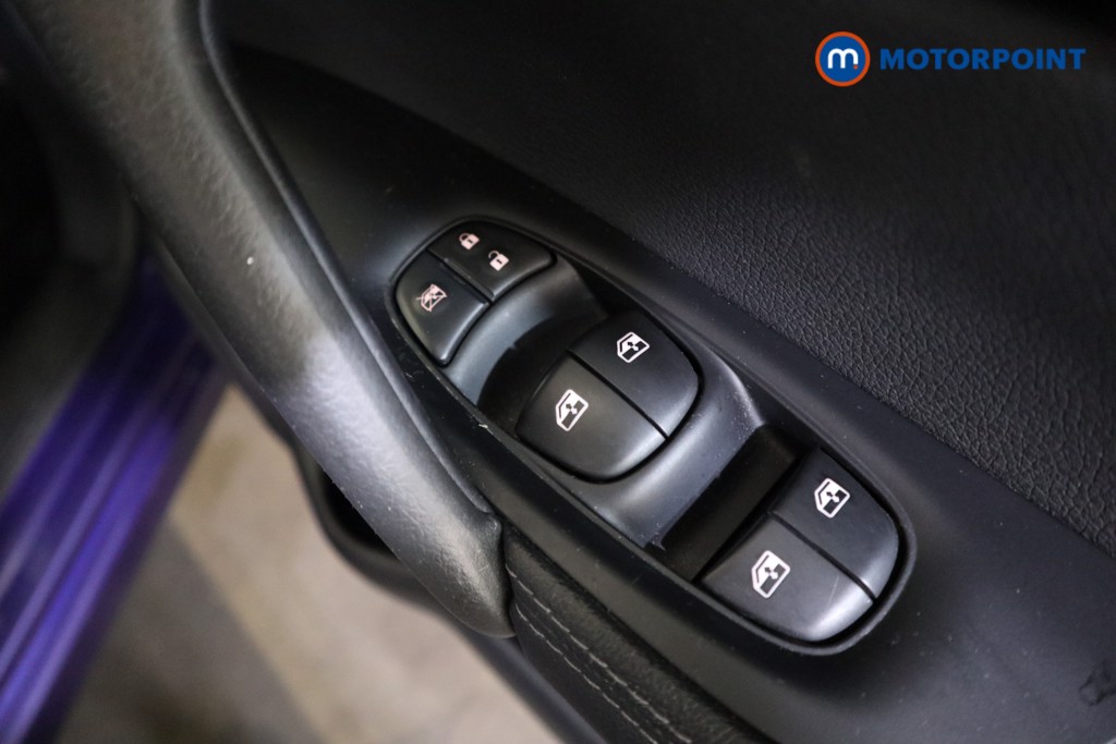 Nissan Qashqai Acenta Premium Manual Diesel SUV - Stock Number (1557285) - 9th supplementary image