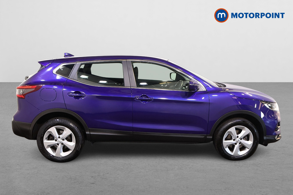 Nissan Qashqai Acenta Premium Manual Diesel SUV - Stock Number (1557285) - Drivers side