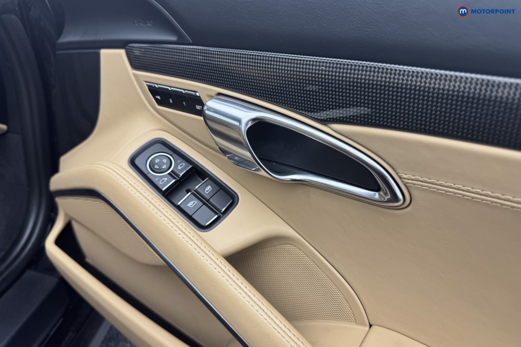 Porsche 911 S Automatic Petrol Coupe - Stock Number (1557874) - 8th supplementary image