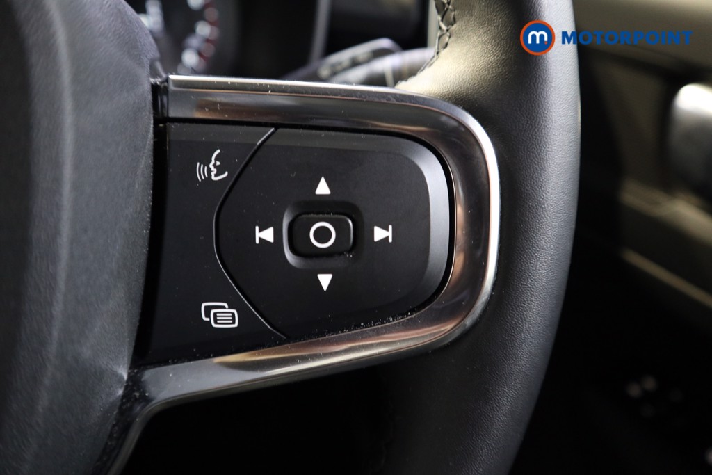 Volvo Xc40 R Design Automatic Petrol SUV - Stock Number (1558087) - 4th supplementary image