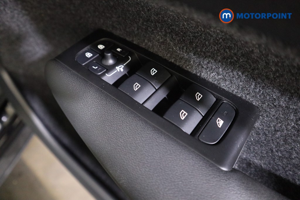 Volvo Xc40 R Design Automatic Petrol SUV - Stock Number (1558087) - 9th supplementary image
