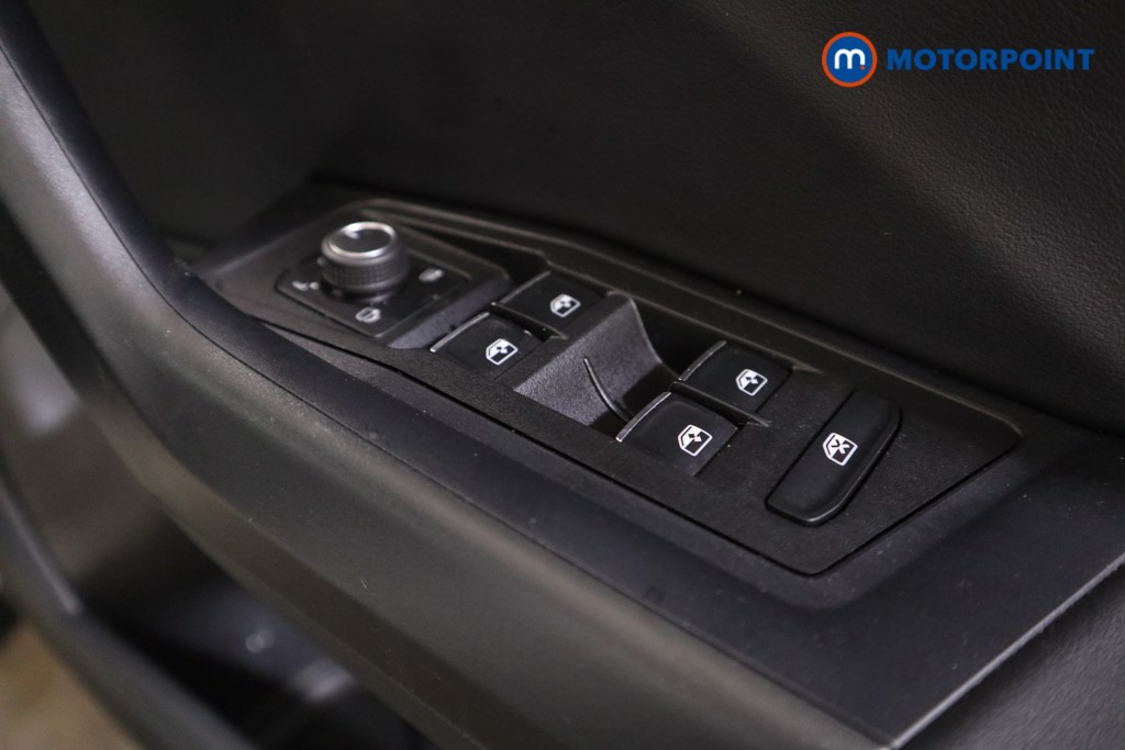 Volkswagen T-Roc R-Line Automatic Petrol SUV - Stock Number (1559481) - 11th supplementary image
