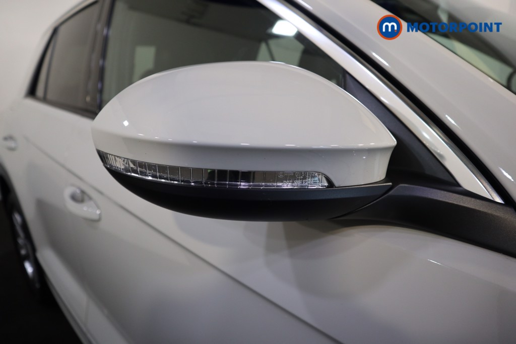 Volkswagen T-Roc R-Line Automatic Petrol SUV - Stock Number (1559481) - 24th supplementary image