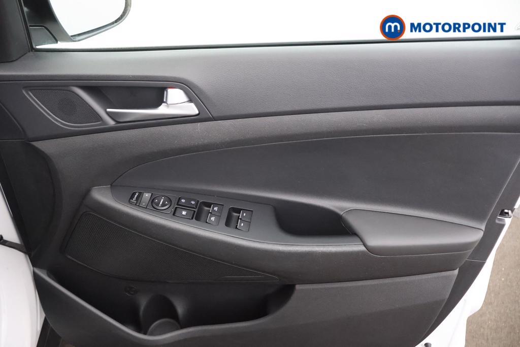 Hyundai Tucson Se Nav Manual Petrol SUV - Stock Number (1559502) - 9th supplementary image