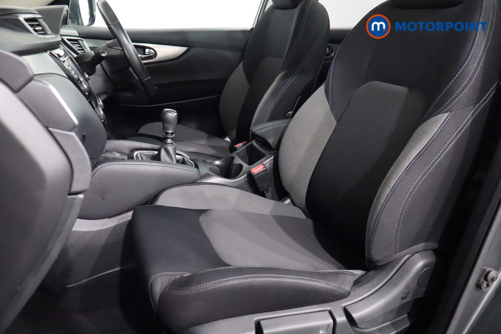 Nissan Qashqai N-Connecta Manual Petrol SUV - Stock Number (1560369) - 4th supplementary image