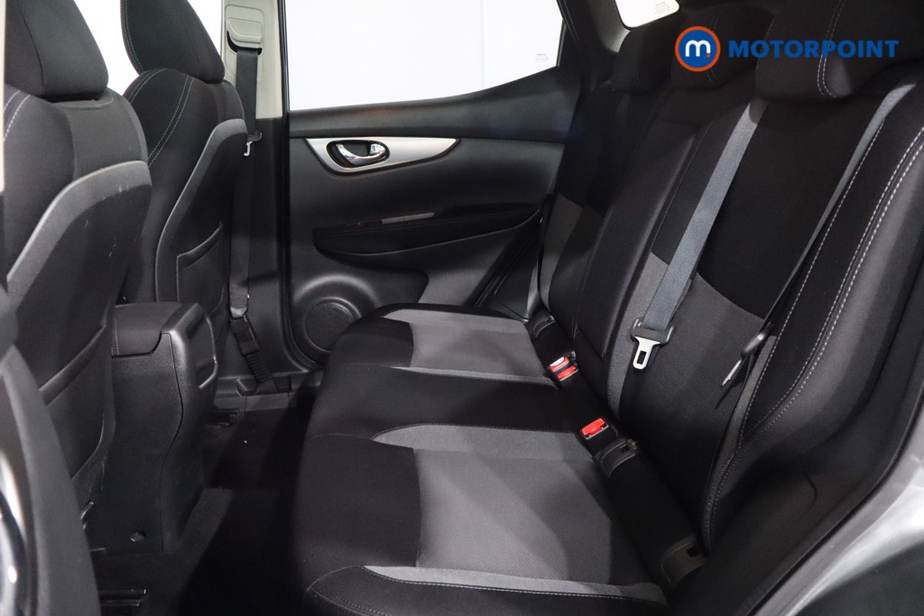 Nissan Qashqai N-Connecta Manual Petrol SUV - Stock Number (1560369) - 5th supplementary image