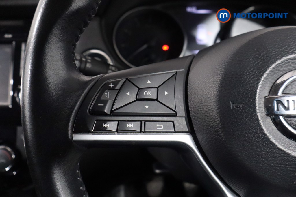Nissan Qashqai N-Connecta Manual Petrol SUV - Stock Number (1560369) - 7th supplementary image