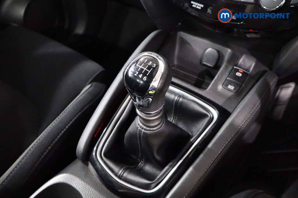 Nissan Qashqai N-Connecta Manual Petrol SUV - Stock Number (1560369) - 14th supplementary image