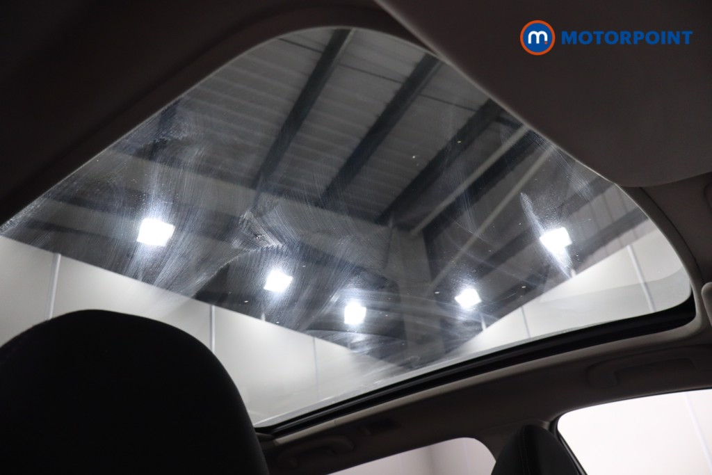 Nissan Qashqai N-Connecta Manual Petrol SUV - Stock Number (1560369) - 17th supplementary image