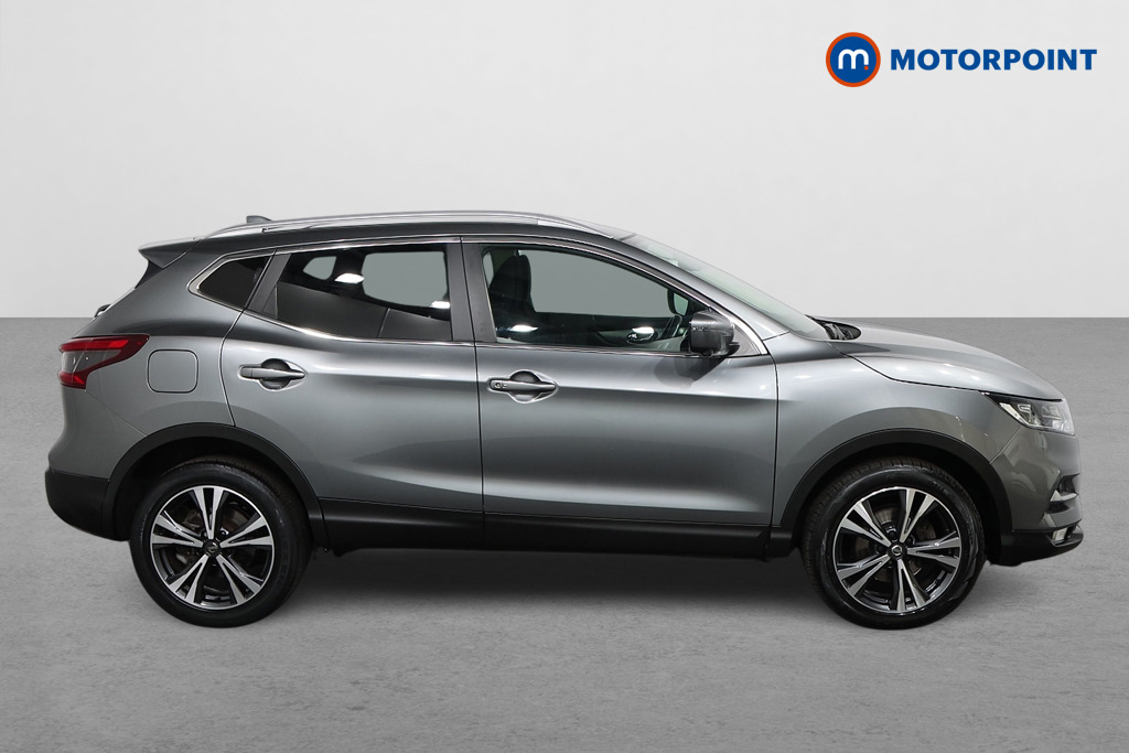 Nissan Qashqai N-Connecta Manual Petrol SUV - Stock Number (1560369) - Drivers side