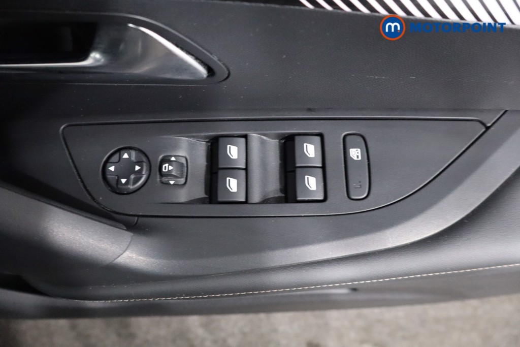 Peugeot 2008 Allure Manual Petrol SUV - Stock Number (1560370) - 16th supplementary image