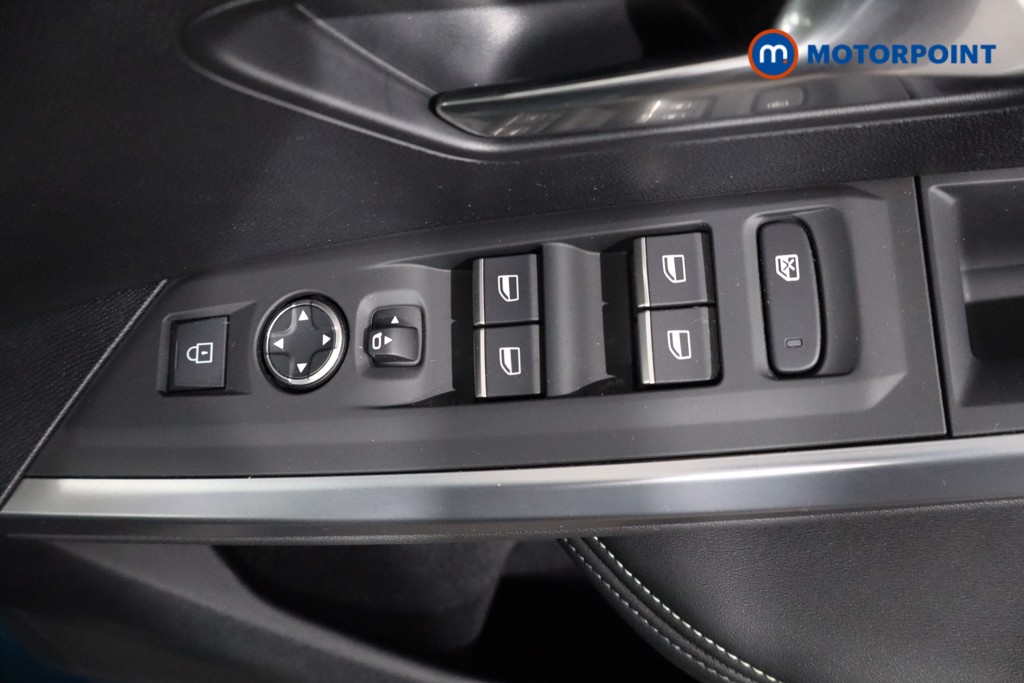 Peugeot 3008 GT Automatic Electric SUV - Stock Number (1560550) - 17th supplementary image