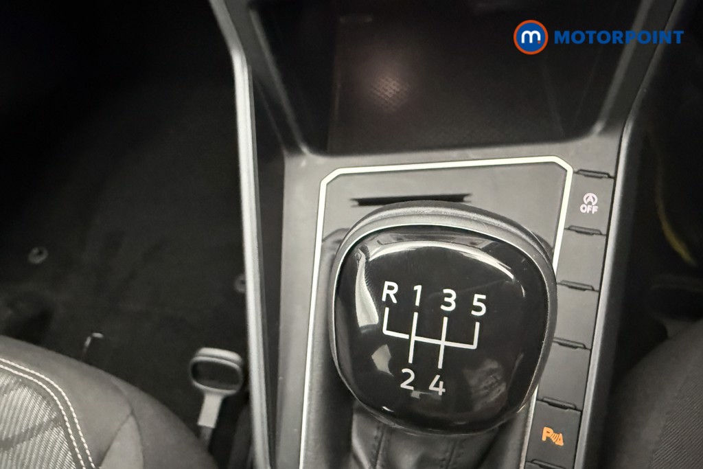 Volkswagen Polo R-Line Manual Petrol Hatchback - Stock Number (1560811) - 11th supplementary image