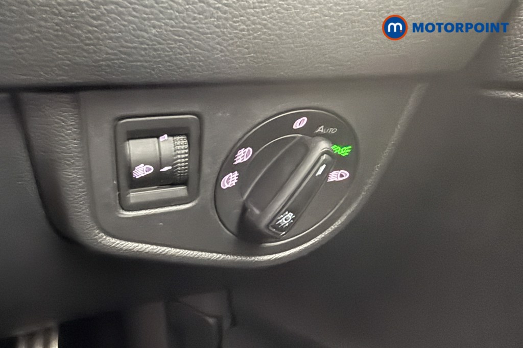 Volkswagen Polo R-Line Manual Petrol Hatchback - Stock Number (1560811) - 14th supplementary image