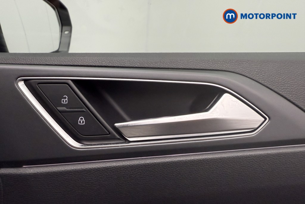 Volkswagen Polo R-Line Manual Petrol Hatchback - Stock Number (1560811) - 15th supplementary image