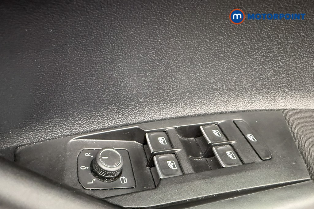 Volkswagen Polo R-Line Manual Petrol Hatchback - Stock Number (1560811) - 16th supplementary image