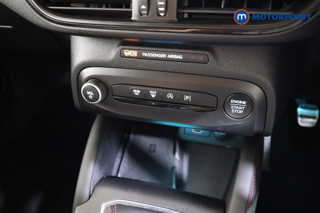 Ford Focus St-Line X Manual Petrol Hatchback - Stock Number (1560885) - 7th supplementary image