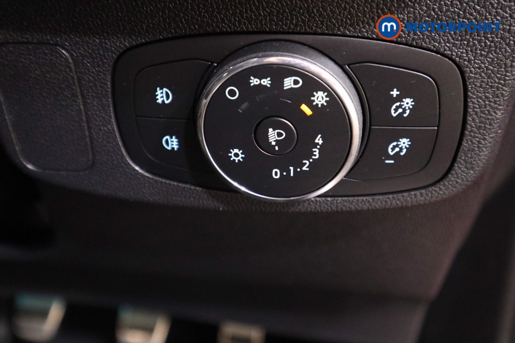 Ford Focus St-Line X Manual Petrol Hatchback - Stock Number (1560885) - 9th supplementary image