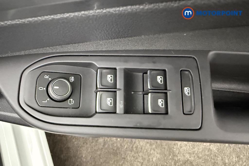 Volkswagen Golf Style Manual Petrol Hatchback - Stock Number (1561138) - 4th supplementary image