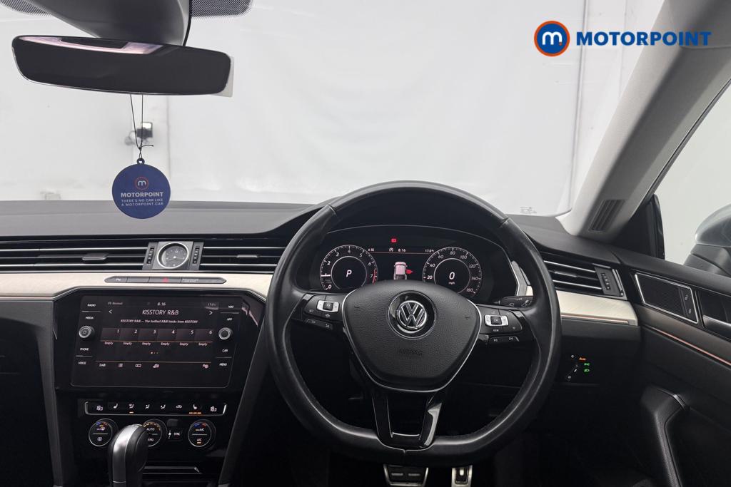 Volkswagen Golf Style Manual Petrol Hatchback - Stock Number (1561138) - 1st supplementary image