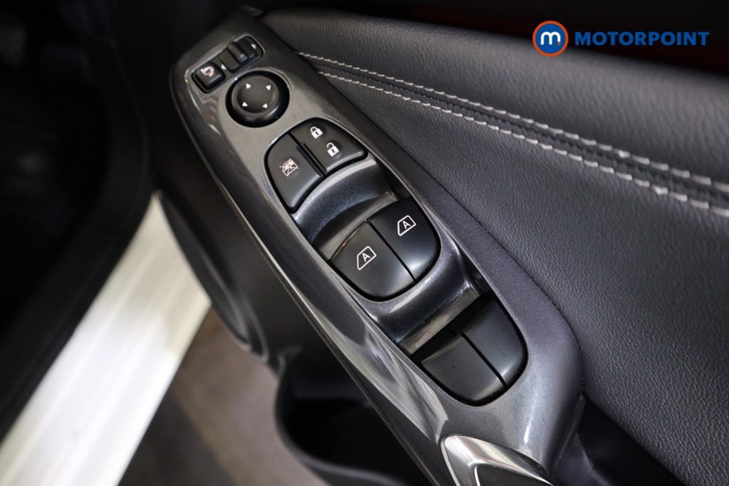 Nissan Juke Tekna Manual Petrol SUV - Stock Number (1561158) - 10th supplementary image