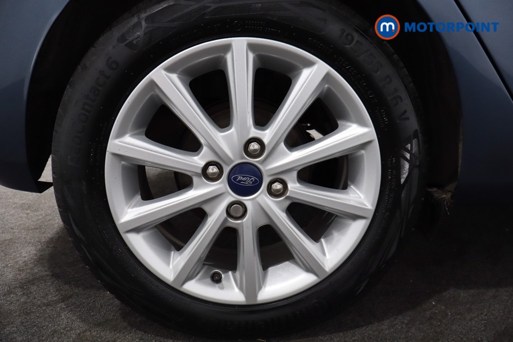 Ford Fiesta Titanium Manual Petrol-Electric Hybrid Hatchback - Stock Number (1561275) - 9th supplementary image