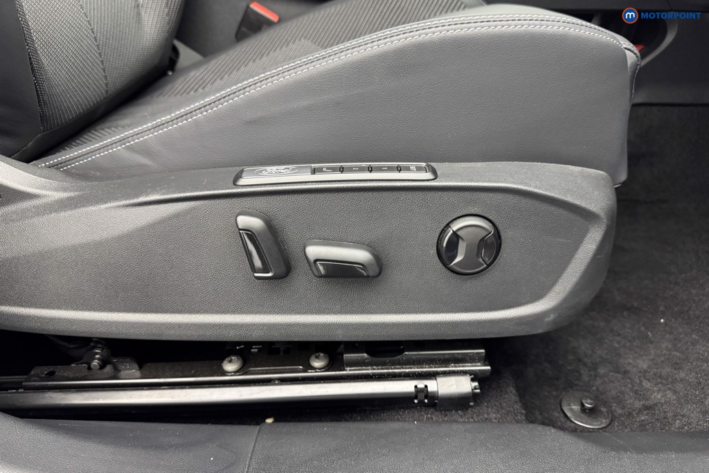 Ford Explorer Select Automatic Electric SUV - Stock Number (1561366) - 13th supplementary image