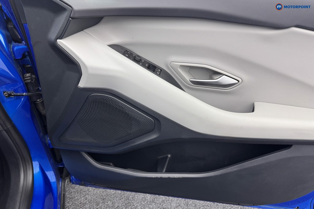 Ford Explorer Select Automatic Electric SUV - Stock Number (1561366) - 14th supplementary image