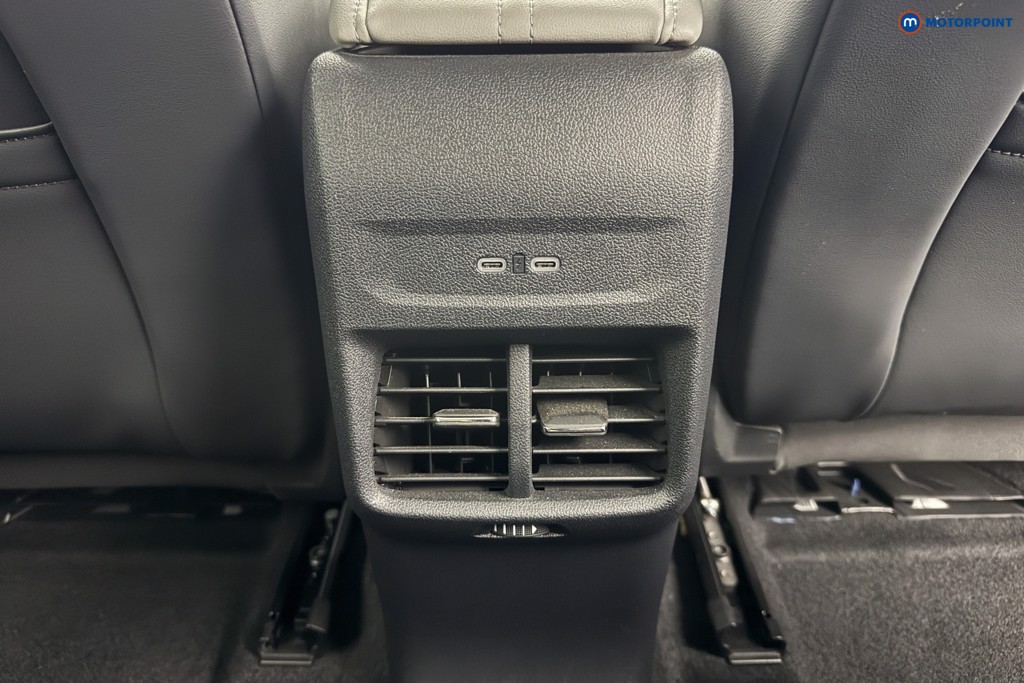 Ford Explorer Select Automatic Electric SUV - Stock Number (1561366) - 16th supplementary image
