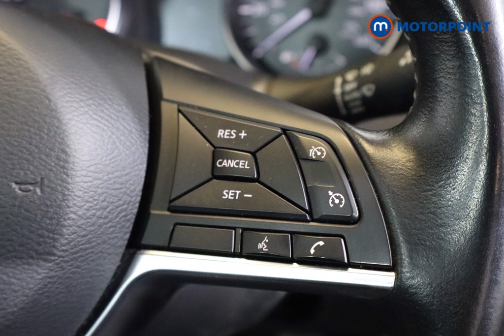 Nissan Qashqai N-Connecta Manual Petrol SUV - Stock Number (1548068) - 4th supplementary image
