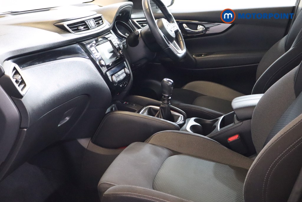 Nissan Qashqai N-Connecta Manual Petrol SUV - Stock Number (1548068) - 9th supplementary image