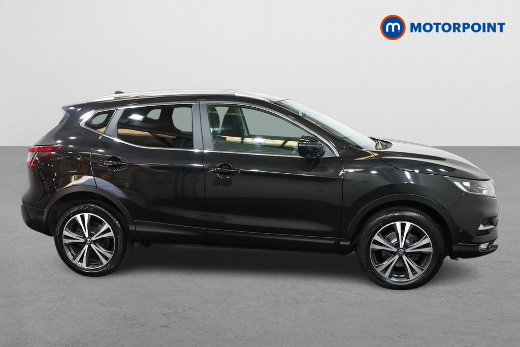 Nissan Qashqai N-Connecta Manual Petrol SUV - Stock Number (1548068) - Drivers side