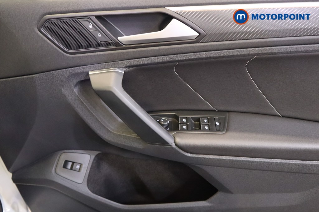 Volkswagen Tiguan R-Line Automatic Petrol Plug-In Hybrid SUV - Stock Number (1553213) - 7th supplementary image