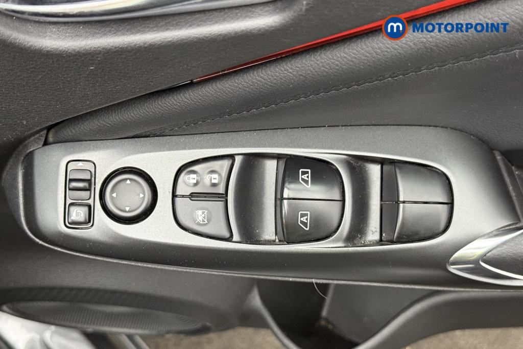 Nissan Juke N-Connecta Manual Petrol SUV - Stock Number (1553962) - 10th supplementary image